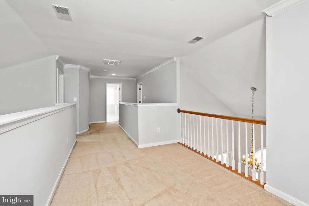 Photo of 457 UNIVERSITY DRIVE