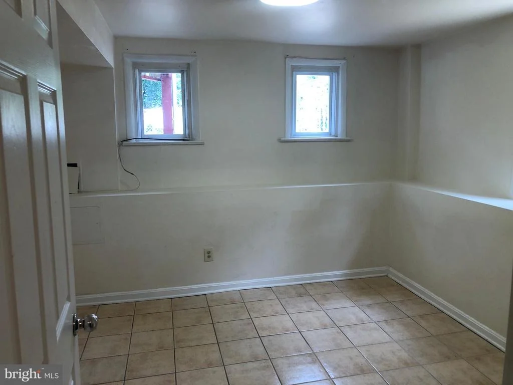 Photo of 516 MENTOR AVENUE