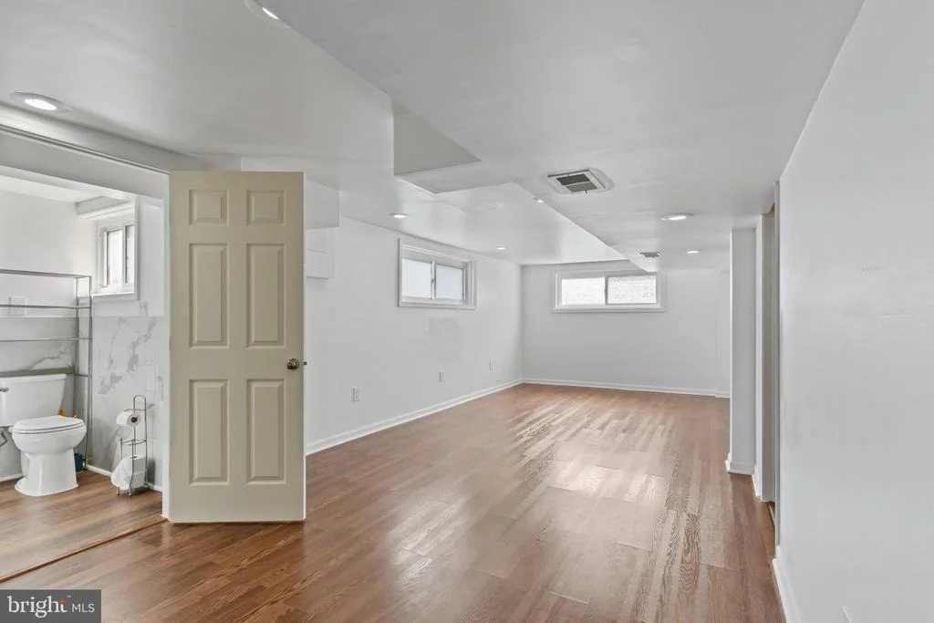 Photo of 1031 WARD STREET