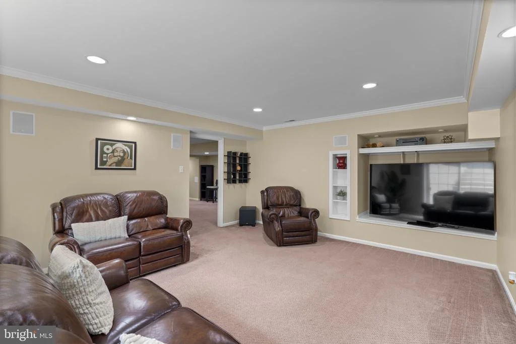 Photo of 439 UNIVERSITY DRIVE