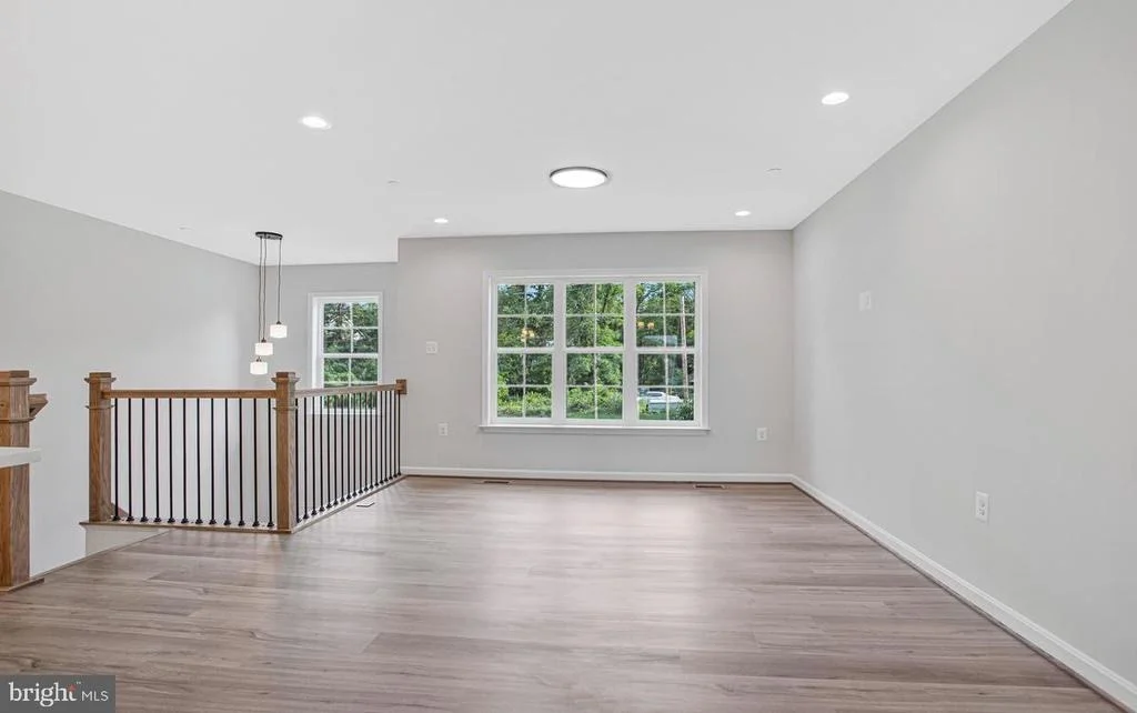 Photo of 10 POPLAR LANE