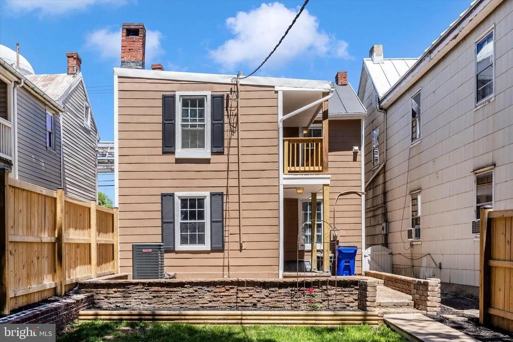 Photo of 246 E 7TH STREET