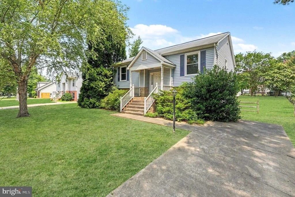 Photo of 10633 BENT TREE DRIVE