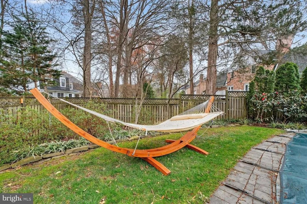 Photo of 1205 SUFFIELD DRIVE
