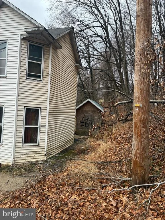 Photo of 107 OAKVIEW DRIVE