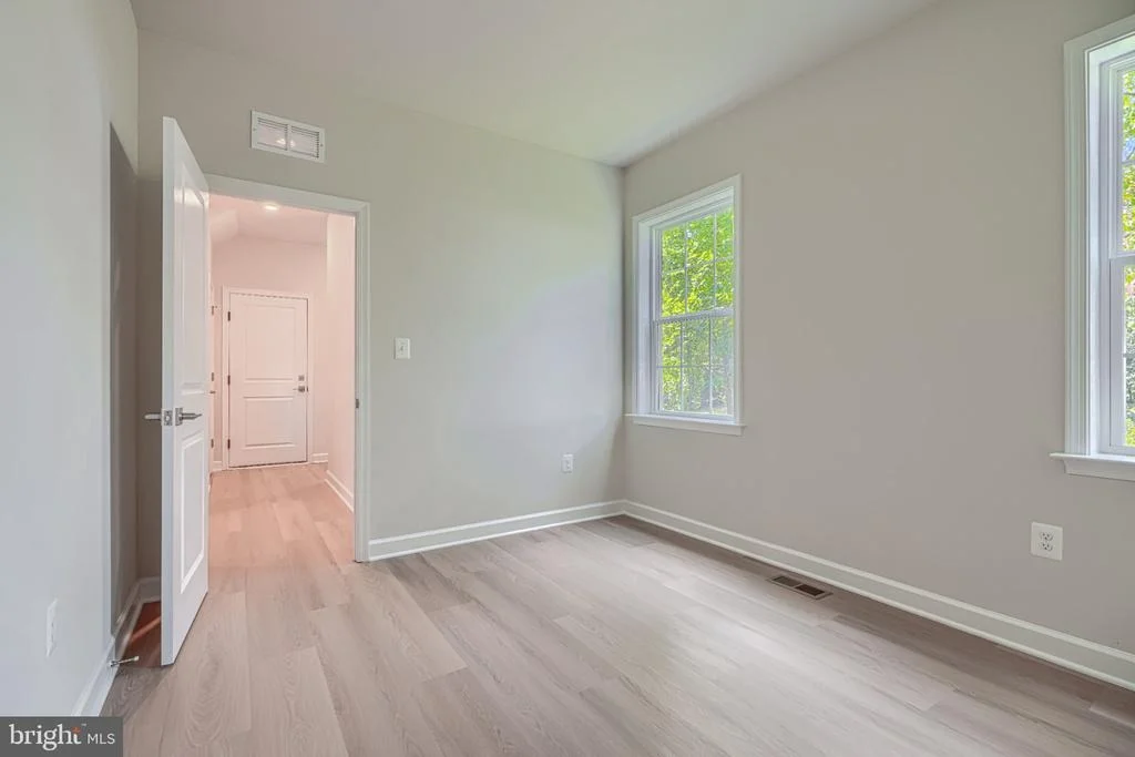 Photo of 6060 FLOREY ROAD