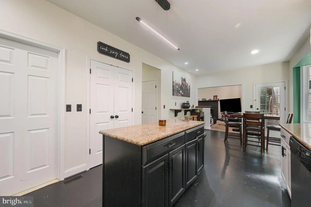 Photo of 32 RIDGEWAY CIRCLE