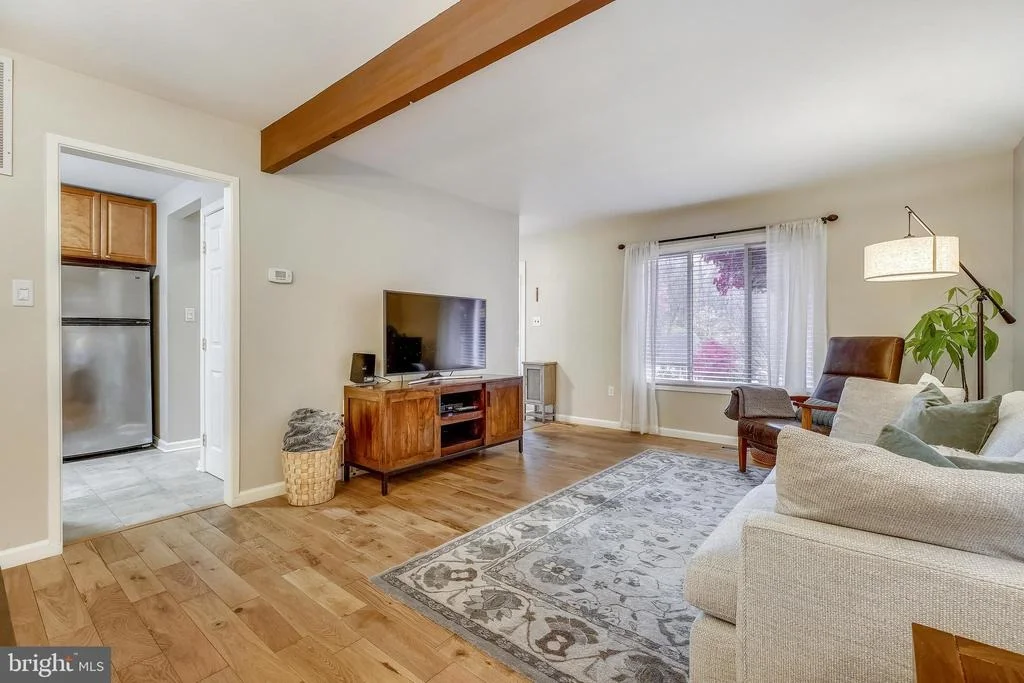 Photo of 10105 MEREDITH AVENUE