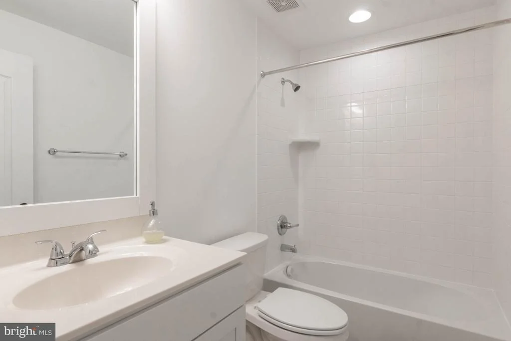 Photo of 1504 TOUCHARD DRIVE