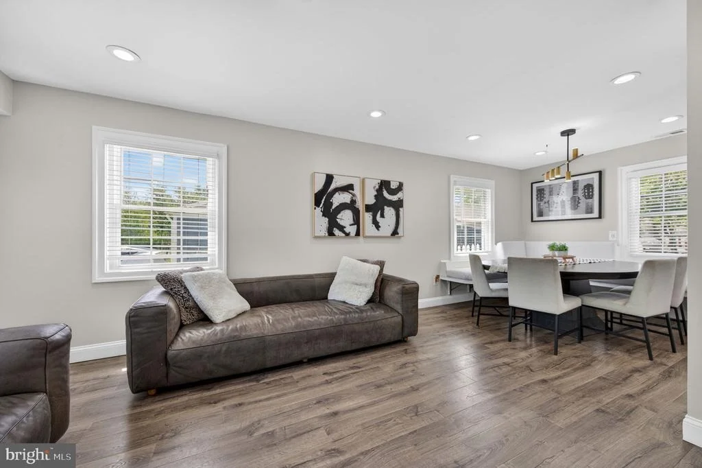 Photo of 4202 MINSTRELL LANE
