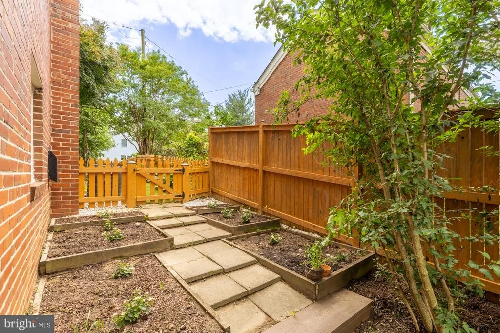 Photo of 1607 BALLARD STREET