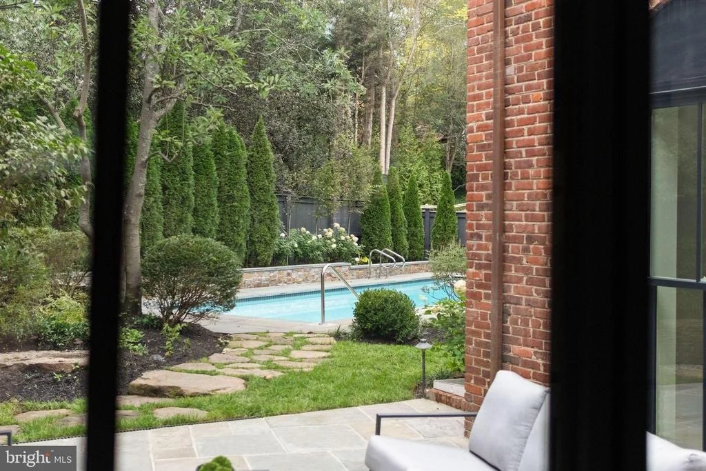 Photo of 3525 SPRINGLAND LANE NW