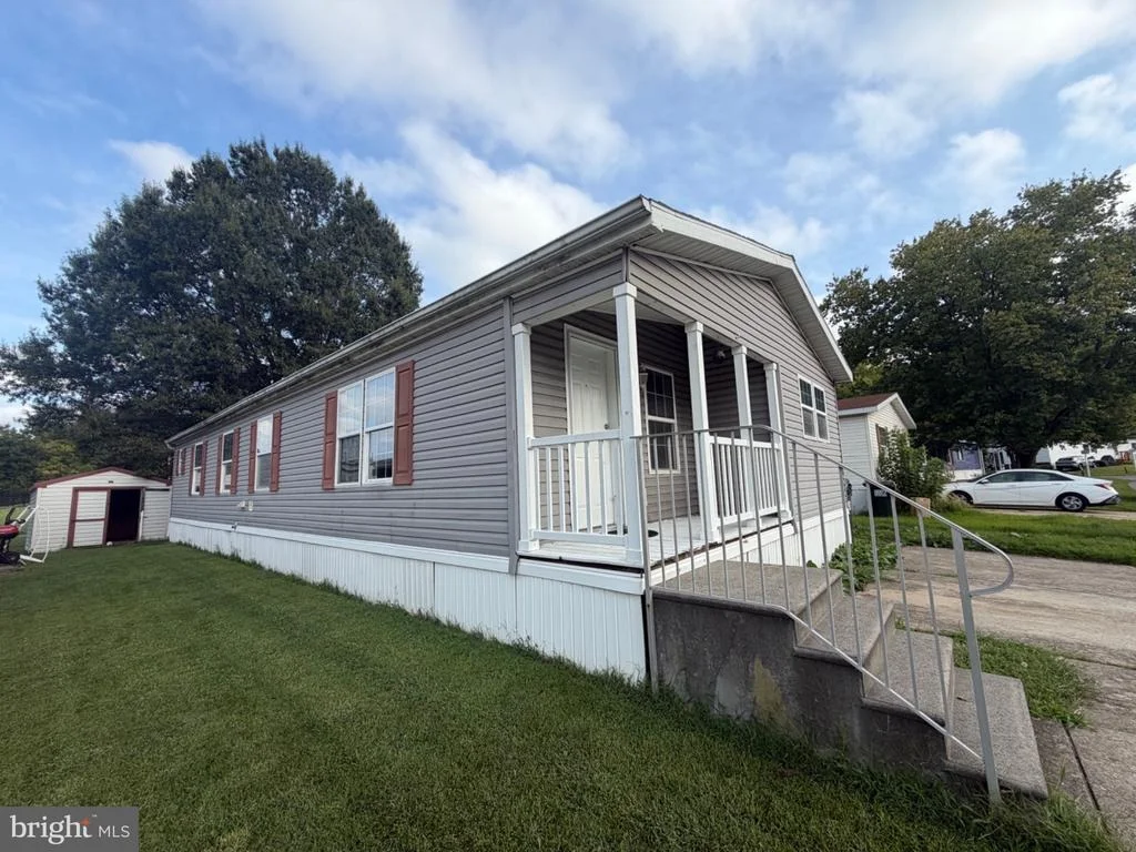 Photo of 3410 HONEYSUCKLE LANE