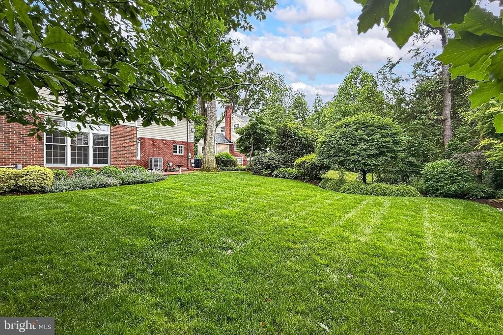 Photo of 809 ENDERBY DRIVE