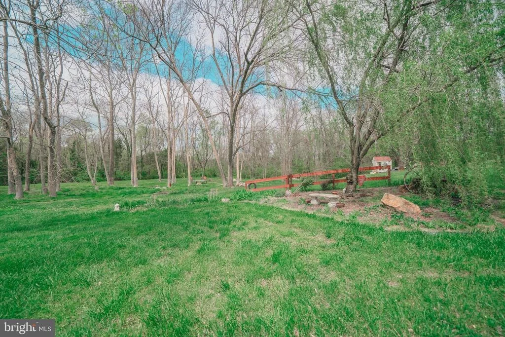 Photo of 15221 WOODCREST DRIVE