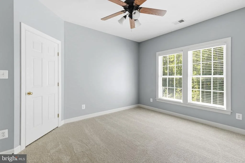 Photo of 1124 OAK TREE DRIVE