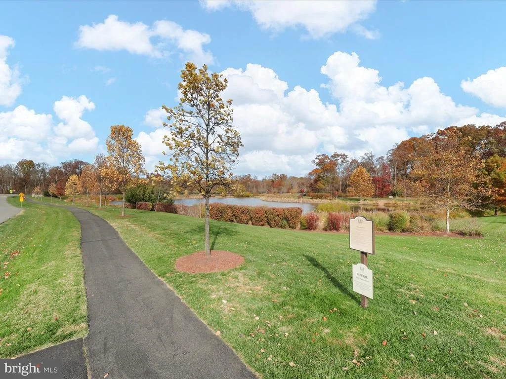 Photo of 25970 LIQUIDAMBAR LANE