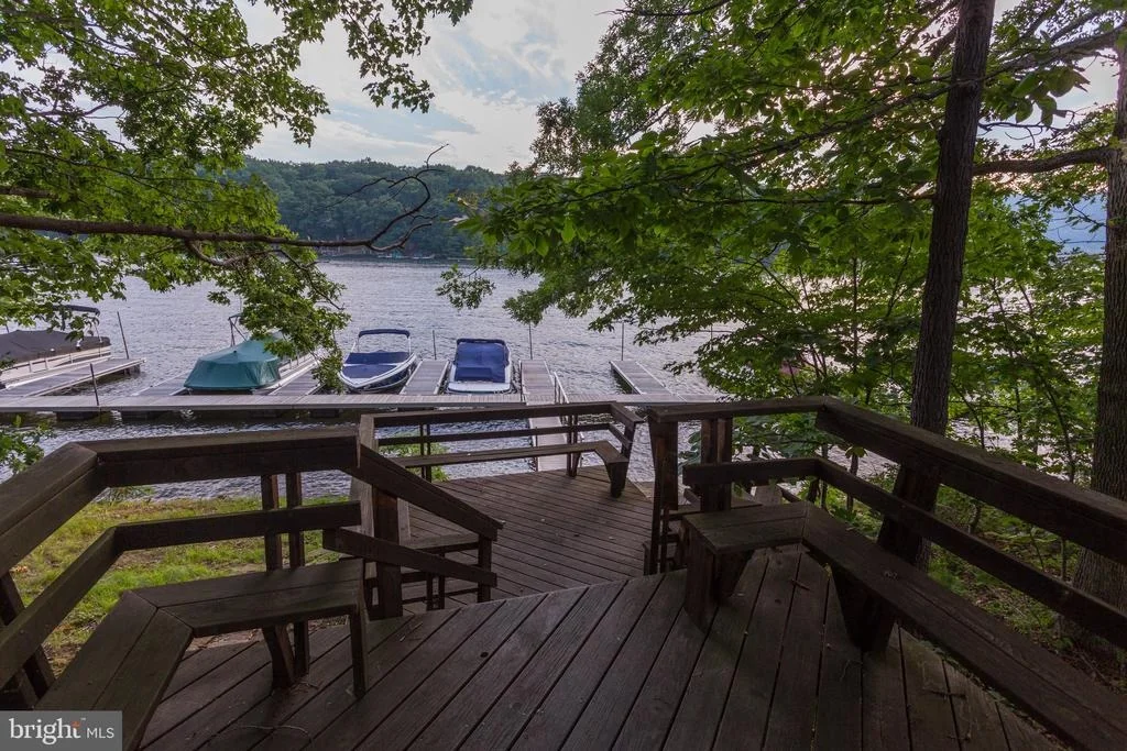 Photo of 365 PINNACLE DRIVE