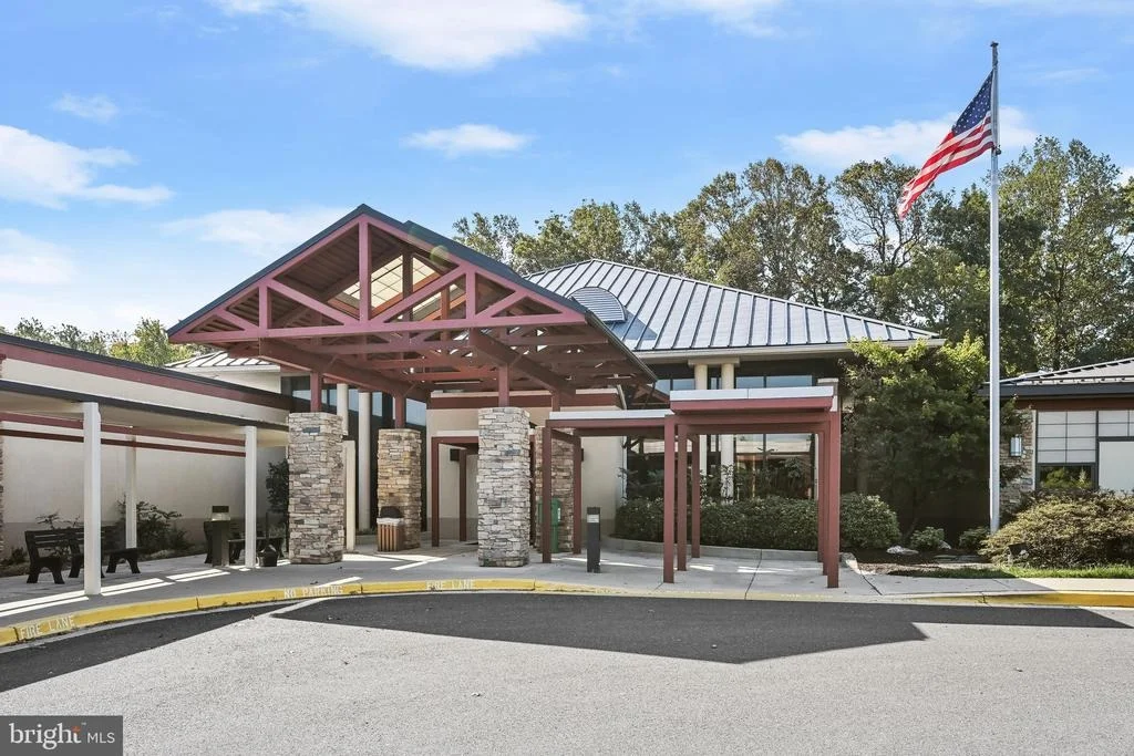 Photo of Unit 1618 at 15101 INTERLACHEN DRIVE