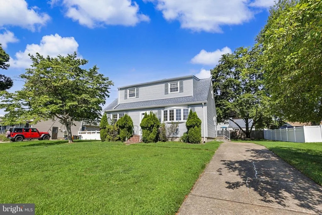 Photo of 16 RUNNING BROOK ROAD