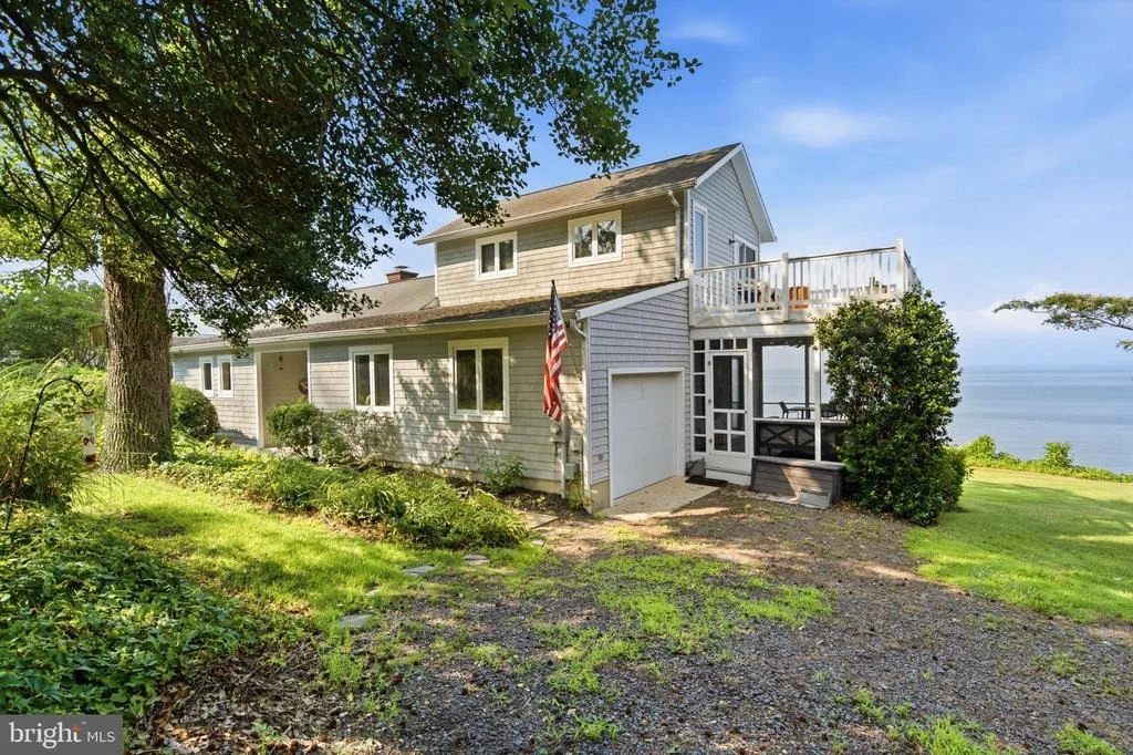 Photo of 5424 BEACH DRIVE