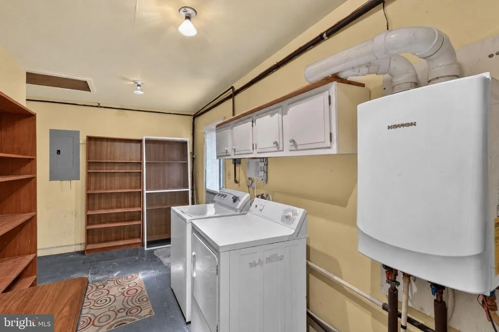Photo of 2220 HALLOW LANE