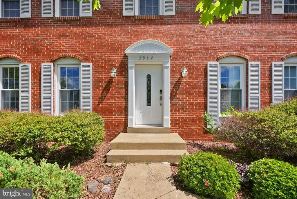 Photo of 2592 JOHN MILTON DRIVE