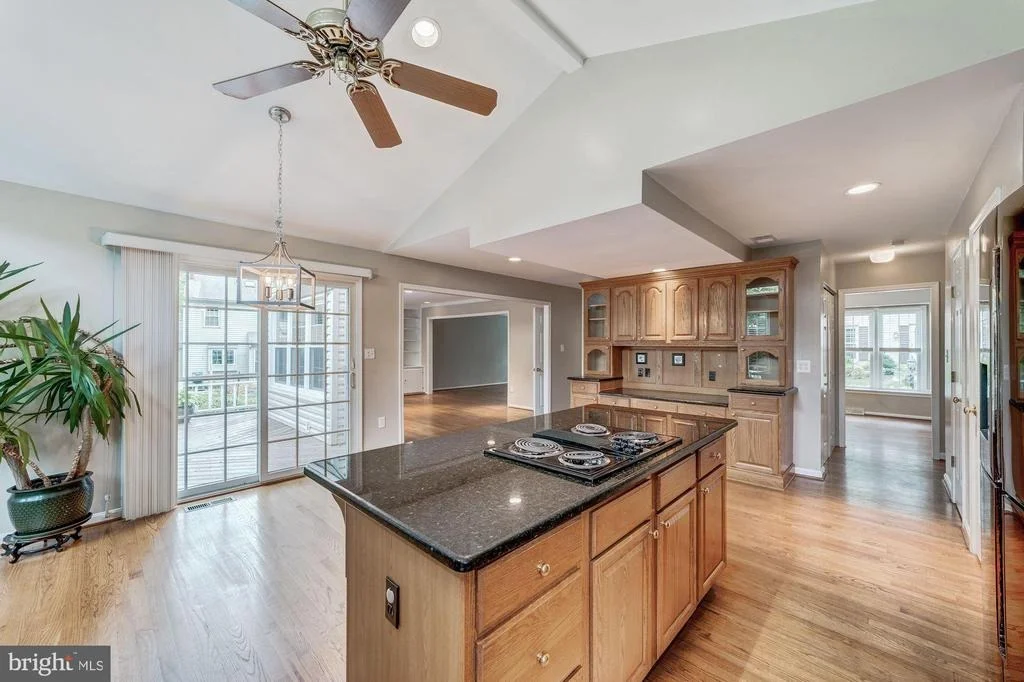 Photo of 5111 KING DAVID BOULEVARD
