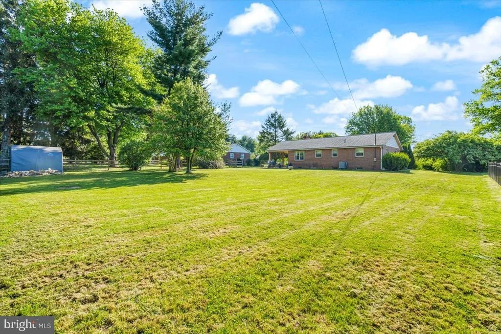 Photo of 8002 SUNNYBROOK COURT