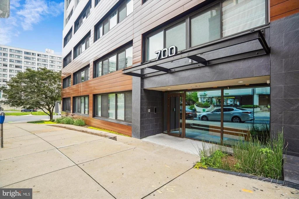 Photo of Unit 401 at 700 ROEDER ROAD