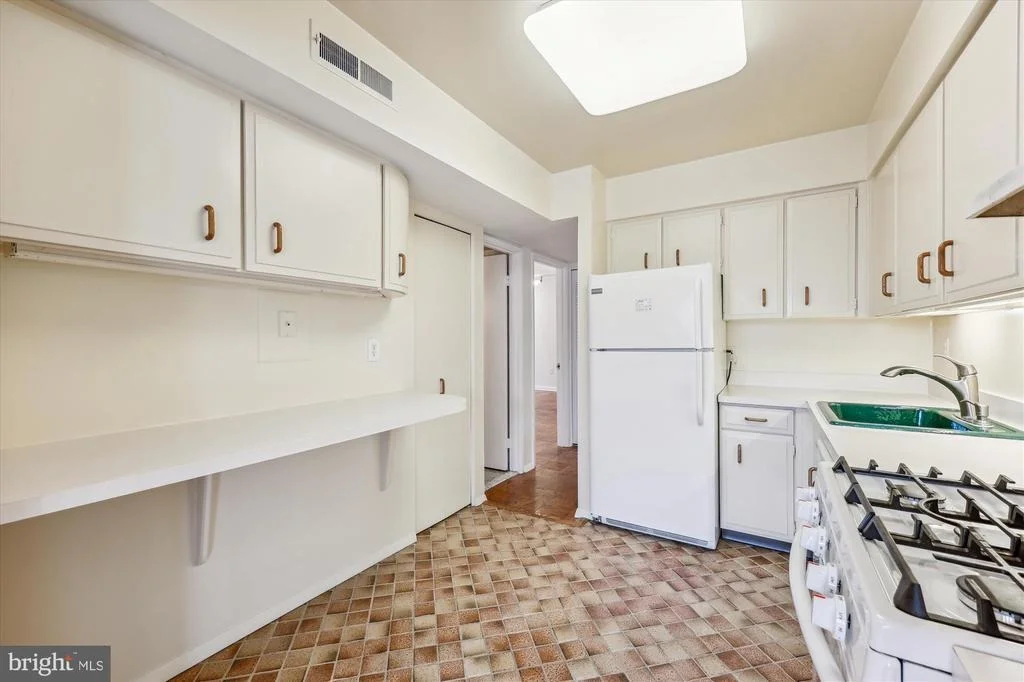Photo of Unit 5301 at 9907 BLUNDON DRIVE