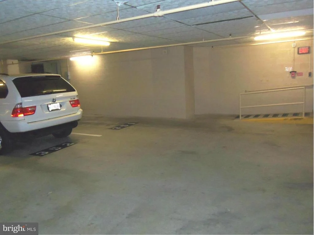 Photo of Unit 3914 at 15115 INTERLACHEN DRIVE