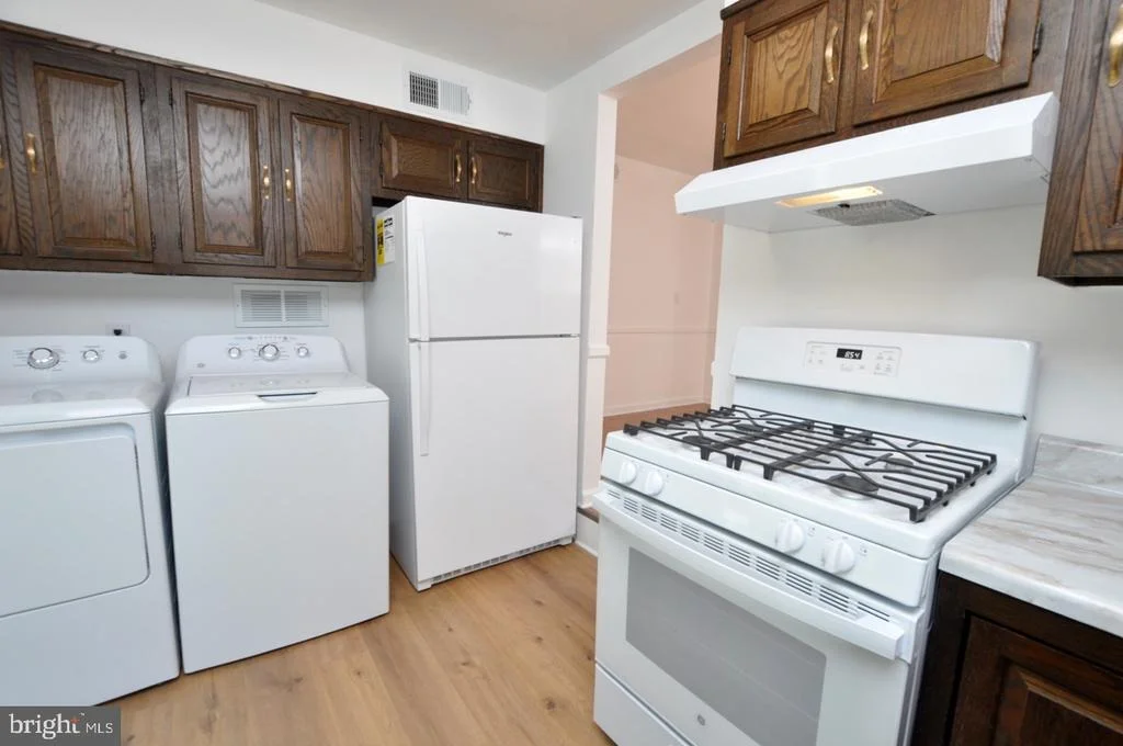 Photo of 432 N COLES AVENUE