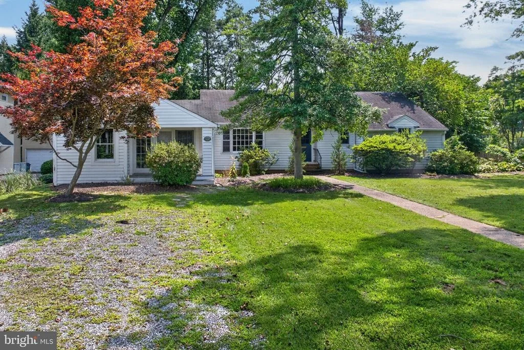Photo of 111 WARDOUR DRIVE