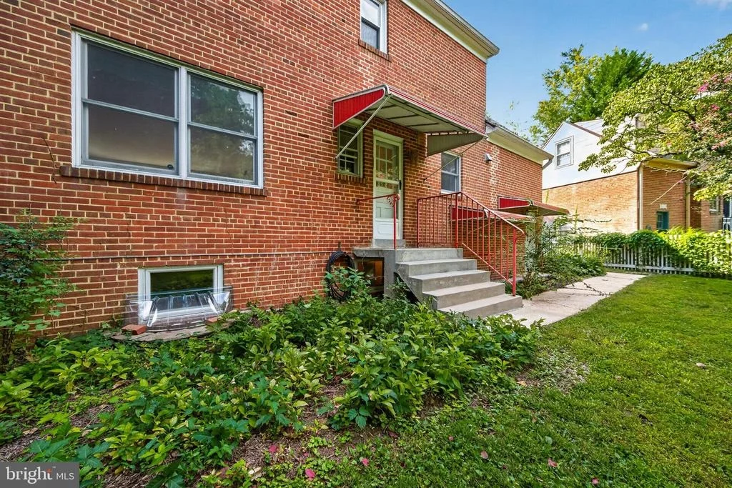 Photo of 9802 FOREST GROVE DRIVE