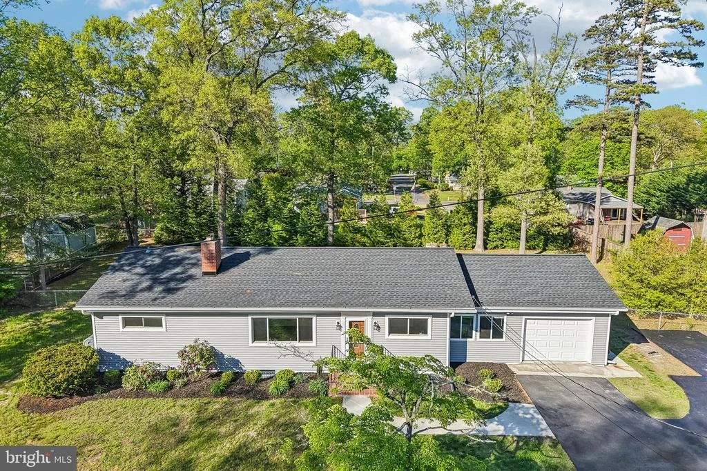 Photo of 816 MEADOW ROAD