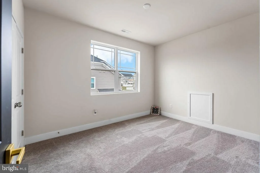 Photo of 5196 NEWPORT CIRCLE