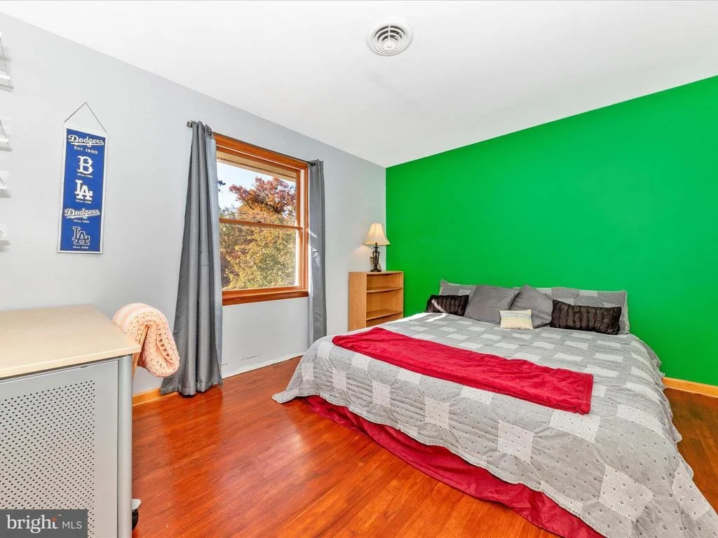 Photo of 9242 OAK TREE CIRCLE