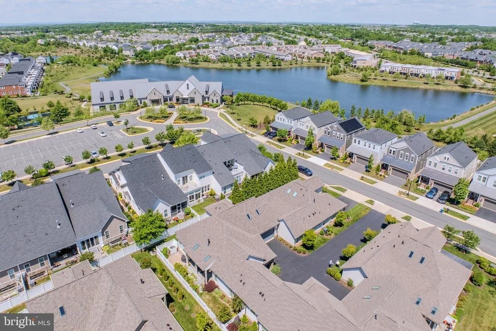 Photo of 42863 BEAVER CROSSING SQUARE