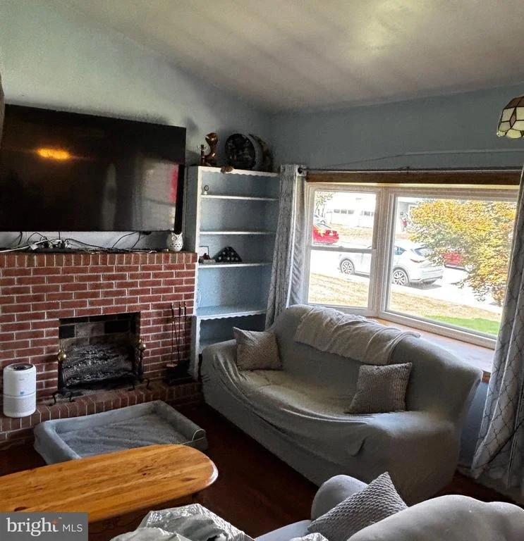 Photo of 811 LYNVUE ROAD