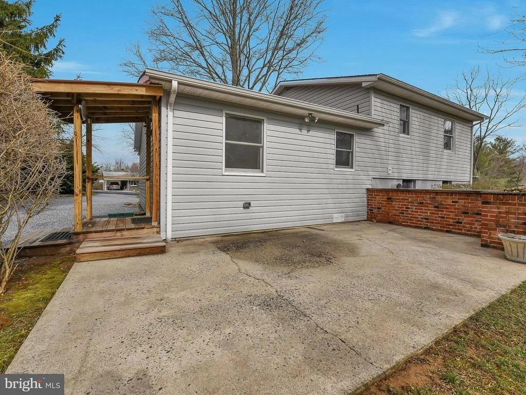 Photo of 7299 BEECHTREE LANE