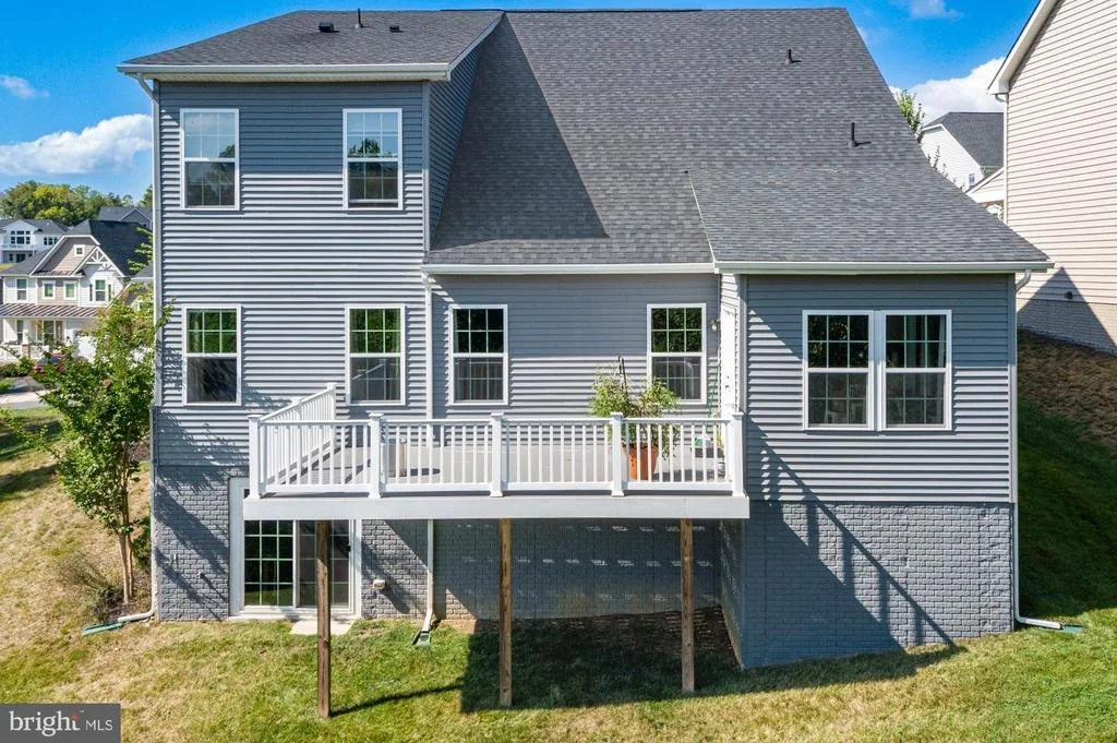Photo of 405 POTOMAC VIEW PARKWAY