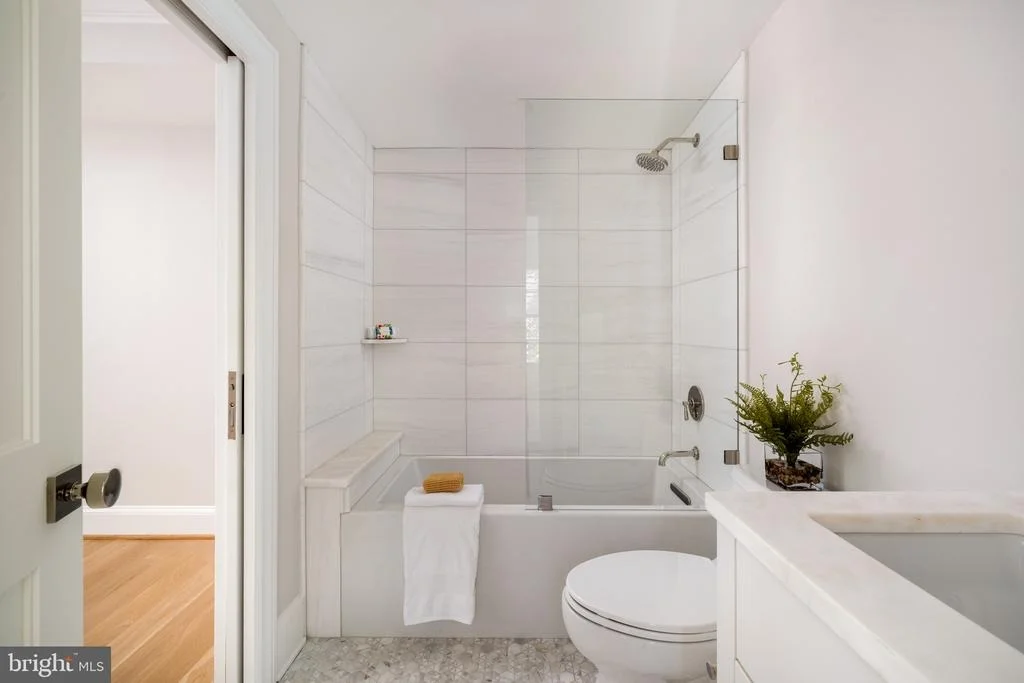 Photo of 3418 RESERVOIR ROAD NW