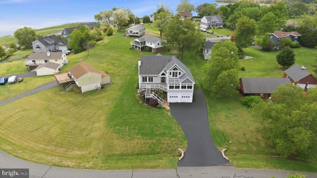 Photo of 160 CLIFFVIEW DRIVE