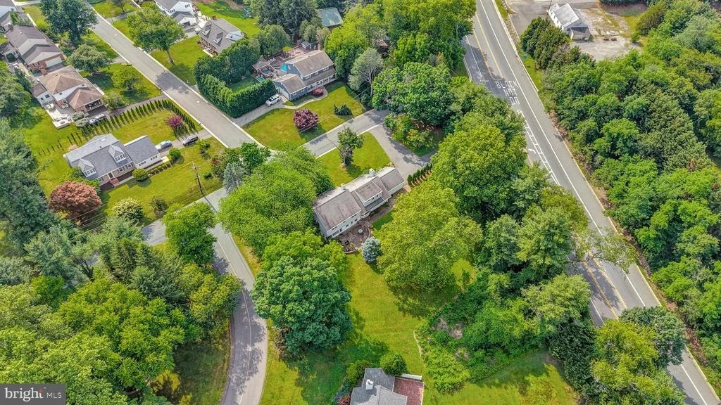 Photo of 102 MERIDEN DRIVE