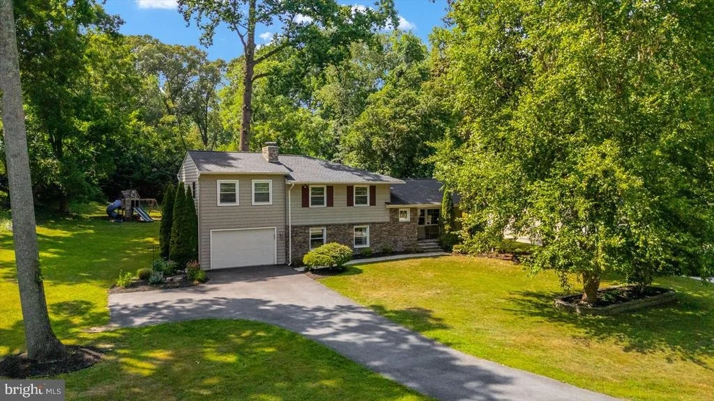 Photo of 1134 VALLEY DRIVE