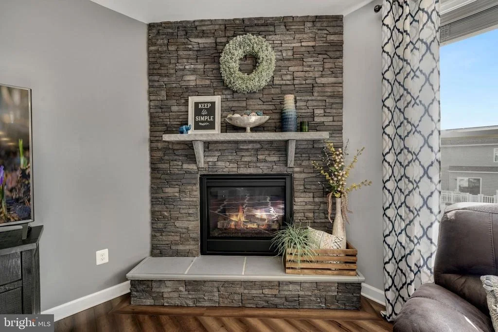 Photo of 11007 TINDER BOX