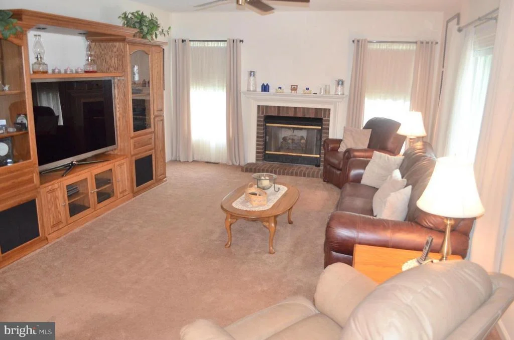 Photo of 9356 RIVER CREST ROAD