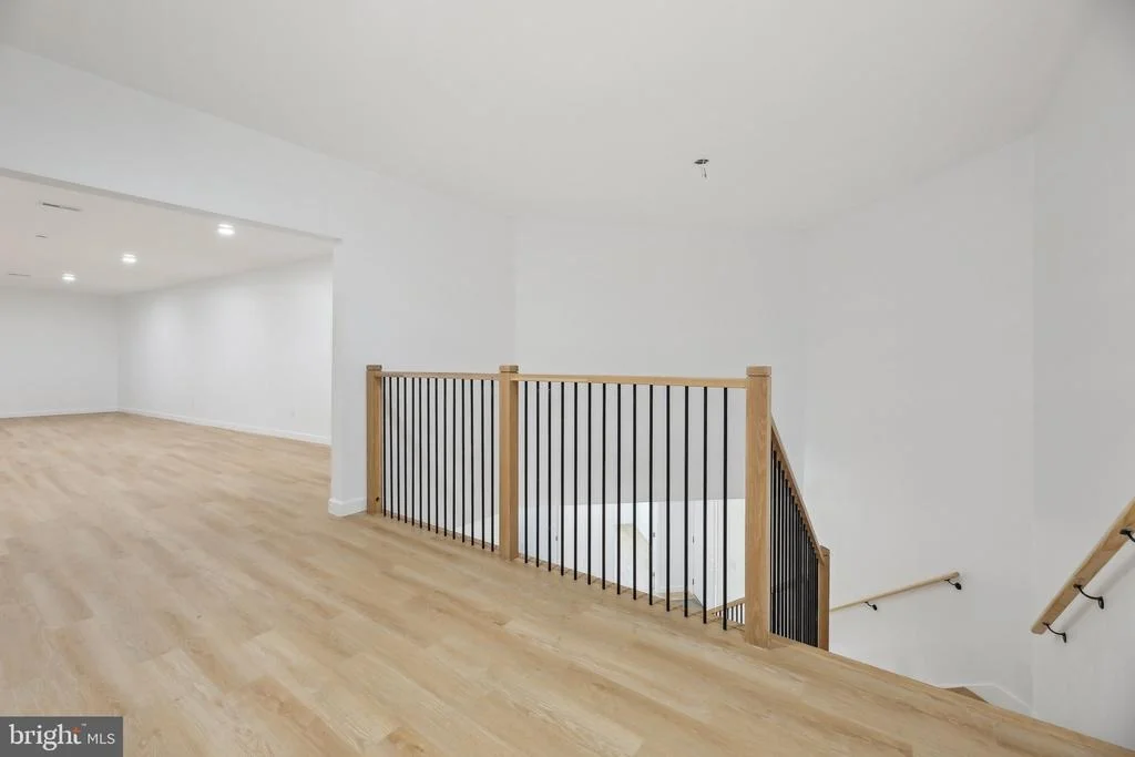 Photo of 8325 GROVE ANGLE ROAD
