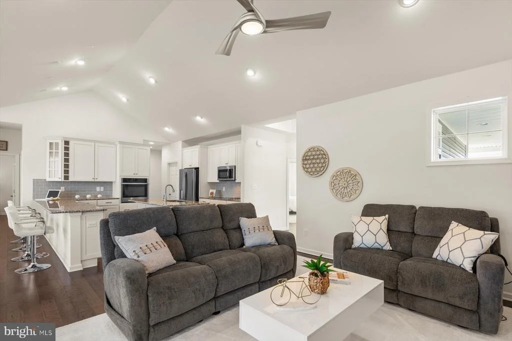 Photo of 24032 BENJAMIN HARRISON CIRCLE